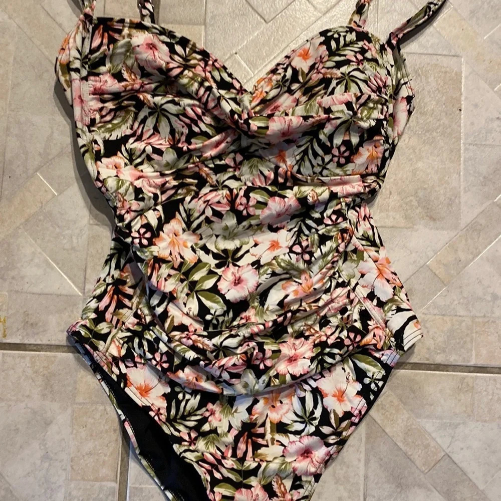 T womens Simply Swim floral one piece swimsuit size 12